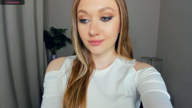 Laviniahoutz – Full Cam Show · Jun 4, 2026 (13m)