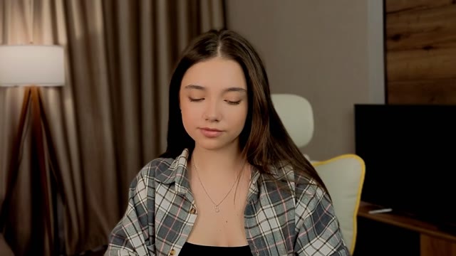 Nutshellz – Full Cam Show · Jun 4, 2026 (1h9m)