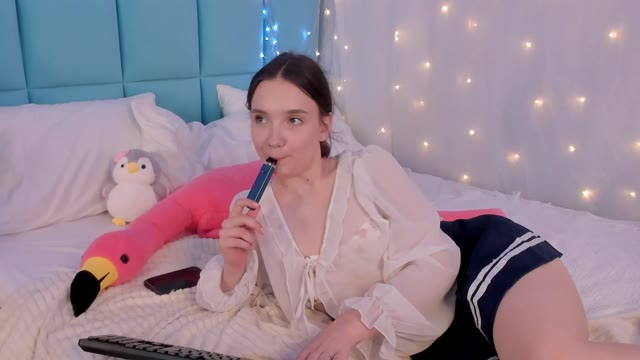 Elvienne – Full Cam Show · Jun 6, 2026 (30m)