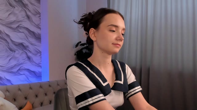 Elvienne – Full Cam Show · Jun 2, 2026 (37m)