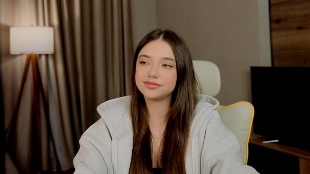 Nutshellz – Full Cam Show · Jun 4, 2026 (22m)