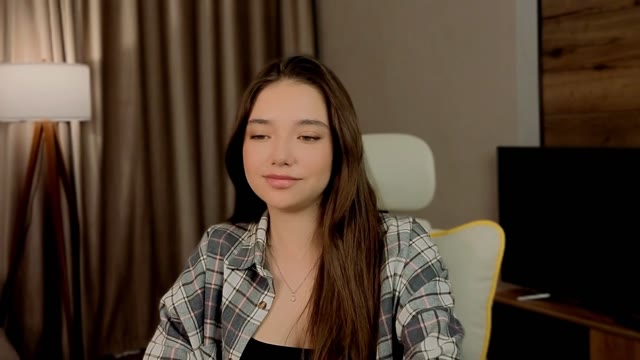 Nutshellz – Full Cam Show · Jun 4, 2026 (21m)